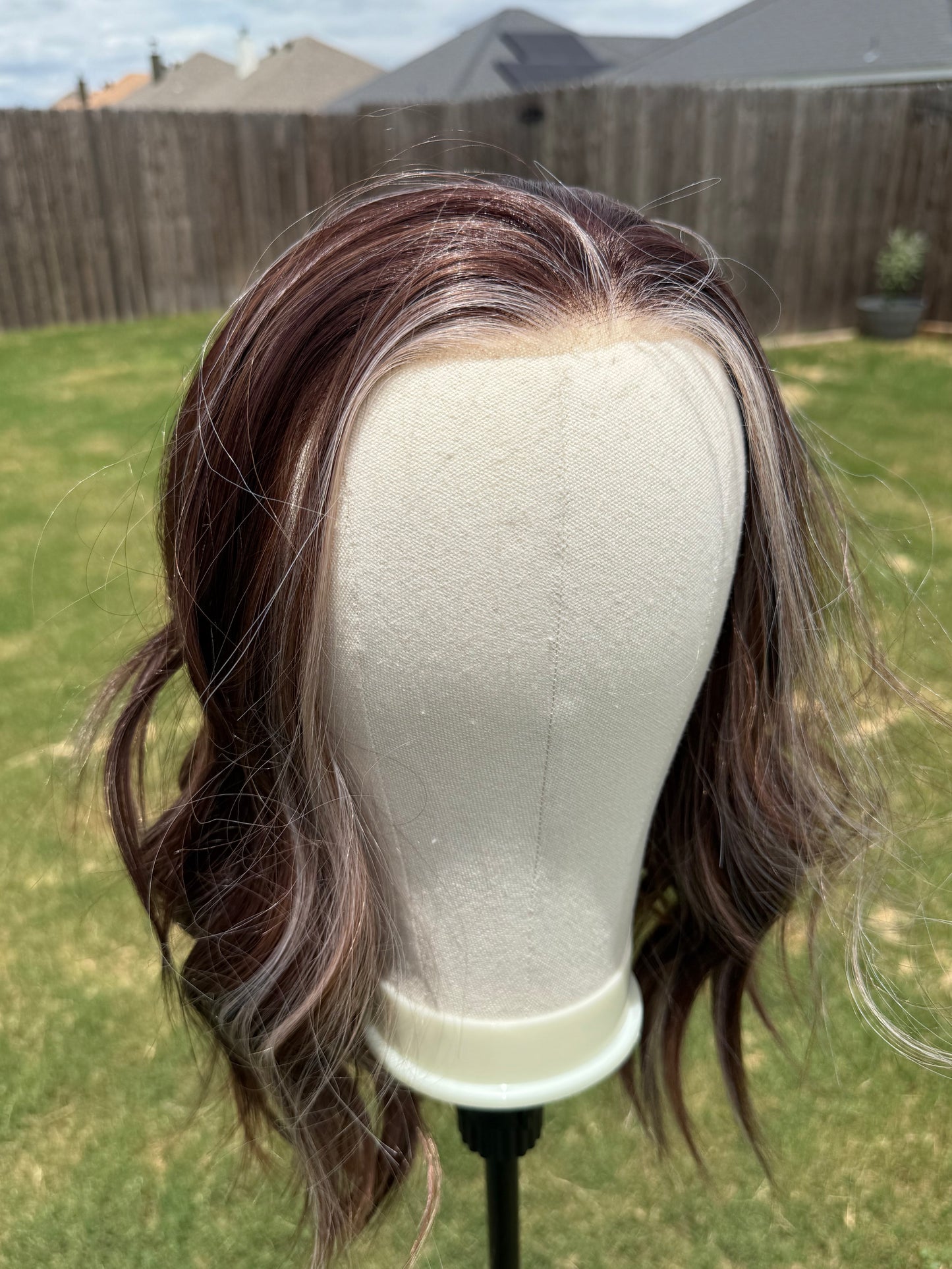 Elise Maple Velvet
13x4 lace Front | Free Part | 130%density |20 inches| Petite