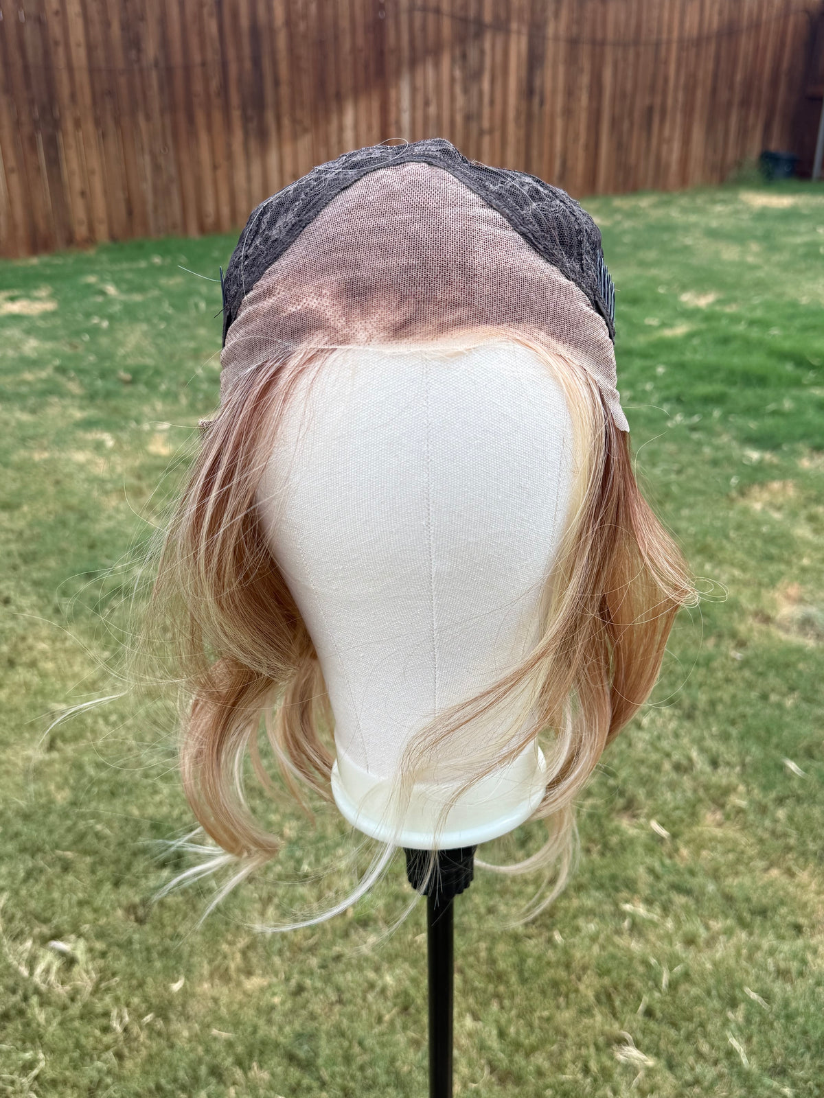 Whitney Bellini Blonde | 13x4 Free Part Lace Front | 22 inches | 130 % density | Standard