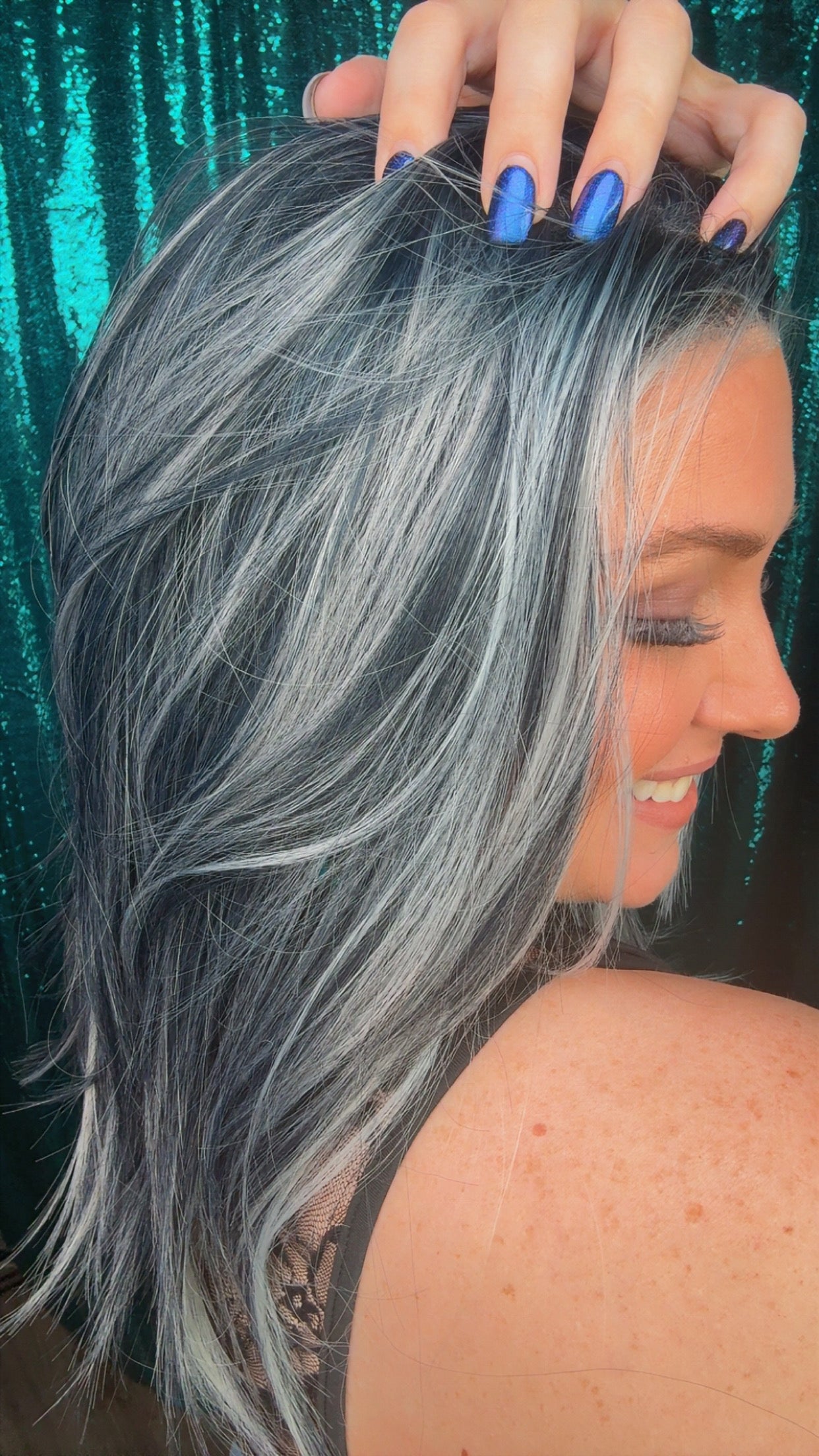 Raven Silver Storm
13x4| Free Part Lace Front |125% Density| 18 inches| Petite