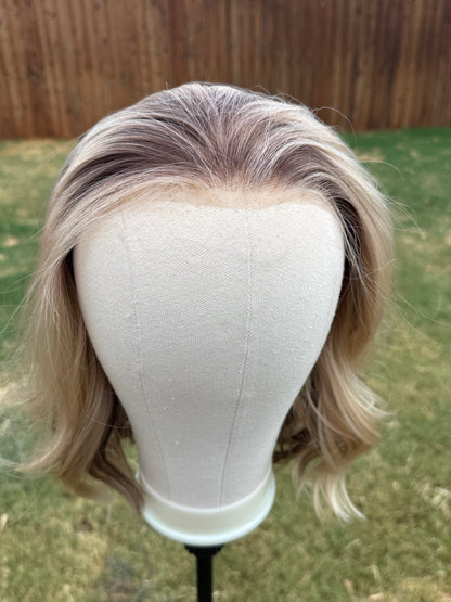 Daisy Sundance Honey | 13x4 Free Part Lace Front | 16 inches | 125 % density | Standard