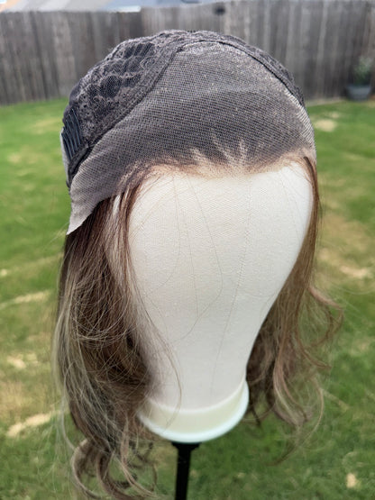 Lorelai Soft Mocha| 
13x4 lace front | Free Part |140% density | 24 inches | Standard