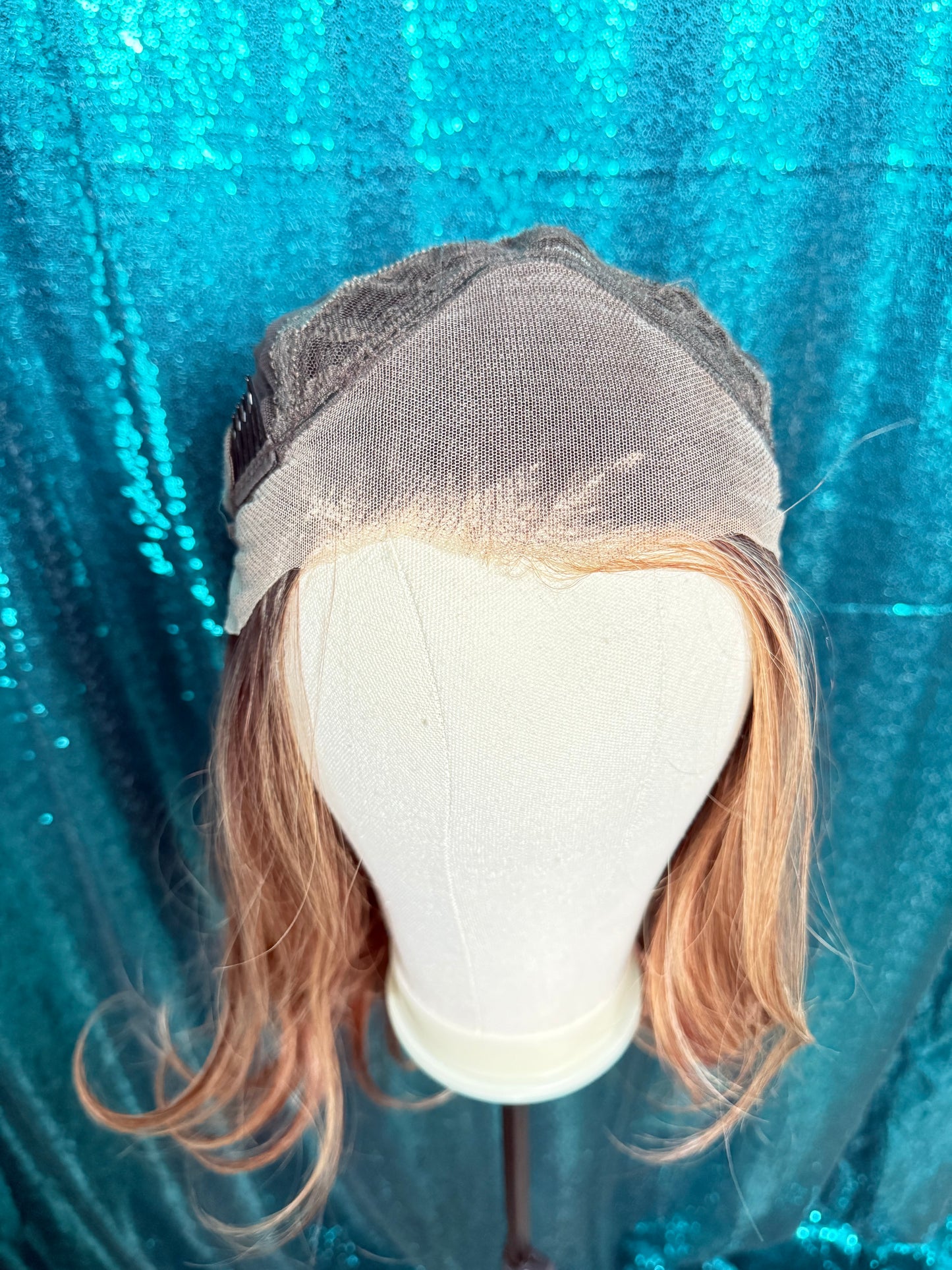 Merritt West Texas | 13x4 lace front | 22in | 130 % density | free part | Standard