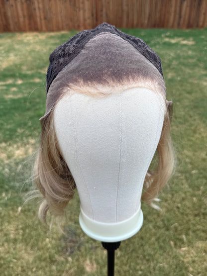 Daisy Sundance Honey | 13x4 Free Part Lace Front | 16 inches | 125 % density | Standard