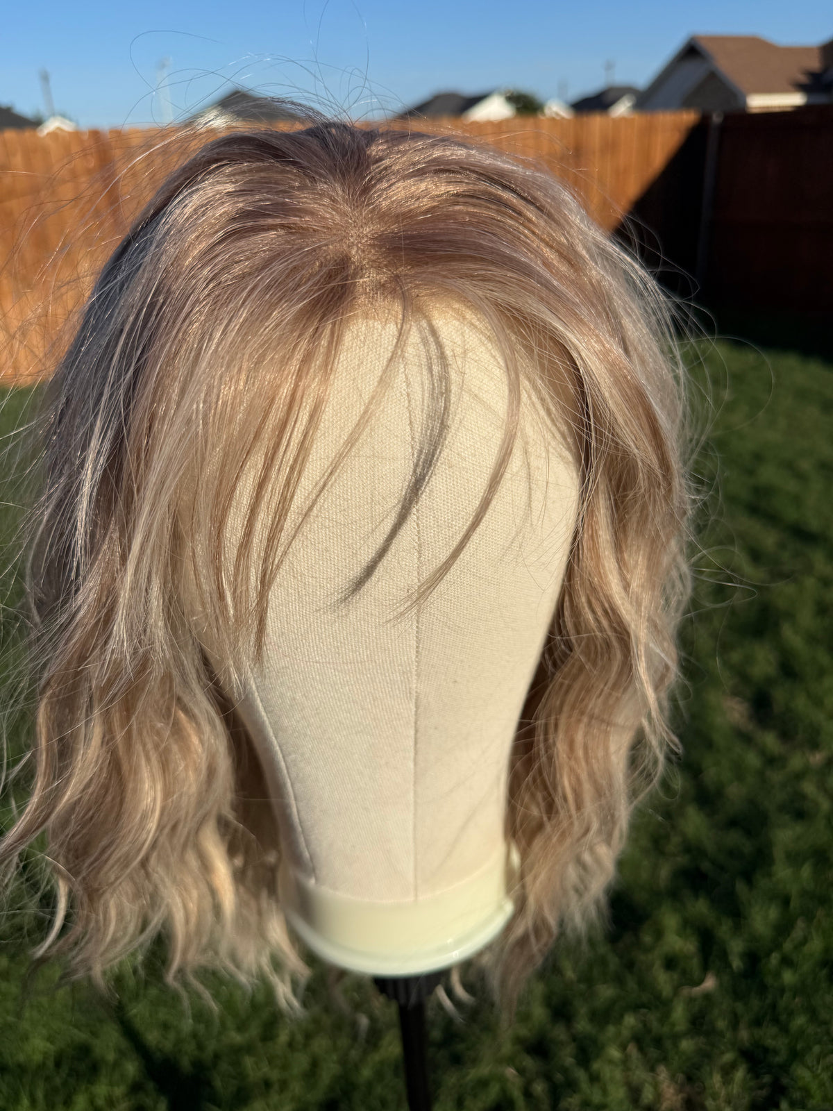 Holland Vanilla Linen | 13x4 Free Part | Lace Front | 24 Inches | 130% Density | Synthetic Futura Fiber | Large