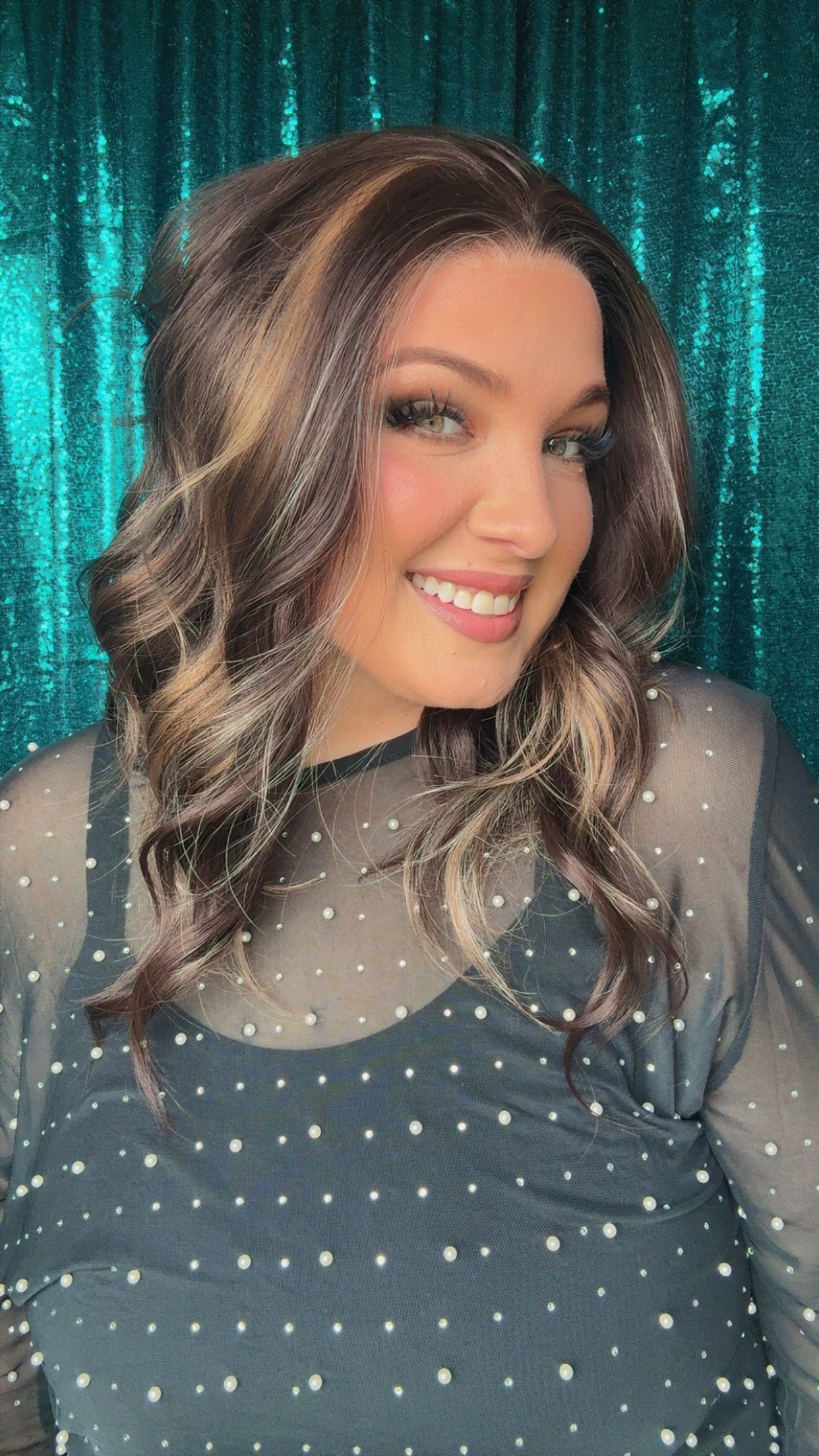 SHERIDAN – BRONZE BELLE
Infinite Tresses Signature Brunette Dimension Line
(Standard) 13x4 lace Synthetic Wig