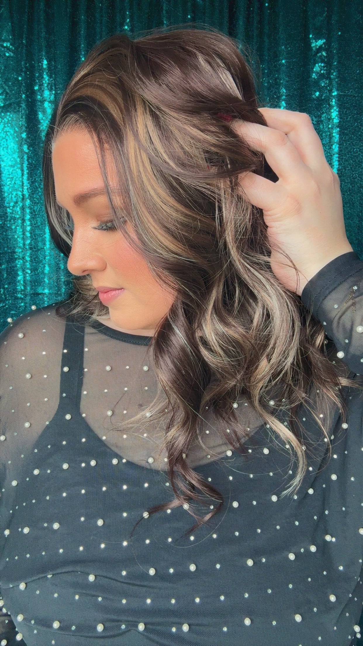 SHERIDAN – BRONZE BELLE
Infinite Tresses Signature Brunette Dimension Line
(Standard) 13x4 lace Synthetic Wig