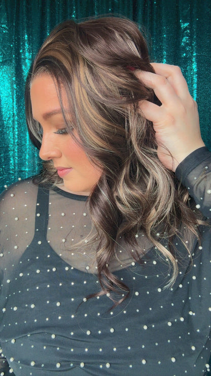 SHERIDAN – BRONZE BELLE
Infinite Tresses Signature Brunette Dimension Line
(Standard) 13x4 lace Synthetic Wig