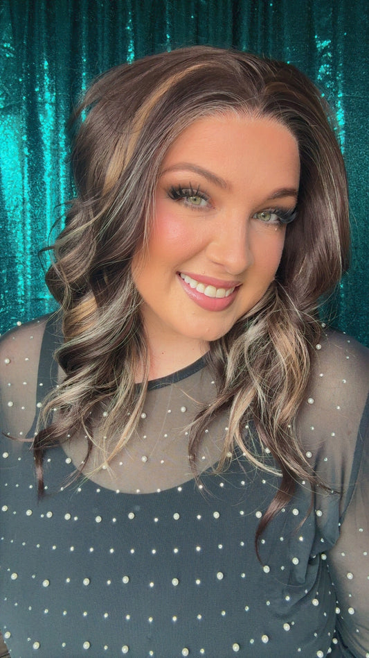 SHERIDAN – BRONZE BELLE
Infinite Tresses Signature Brunette Dimension Line
(Standard) 13x4 lace Synthetic Wig