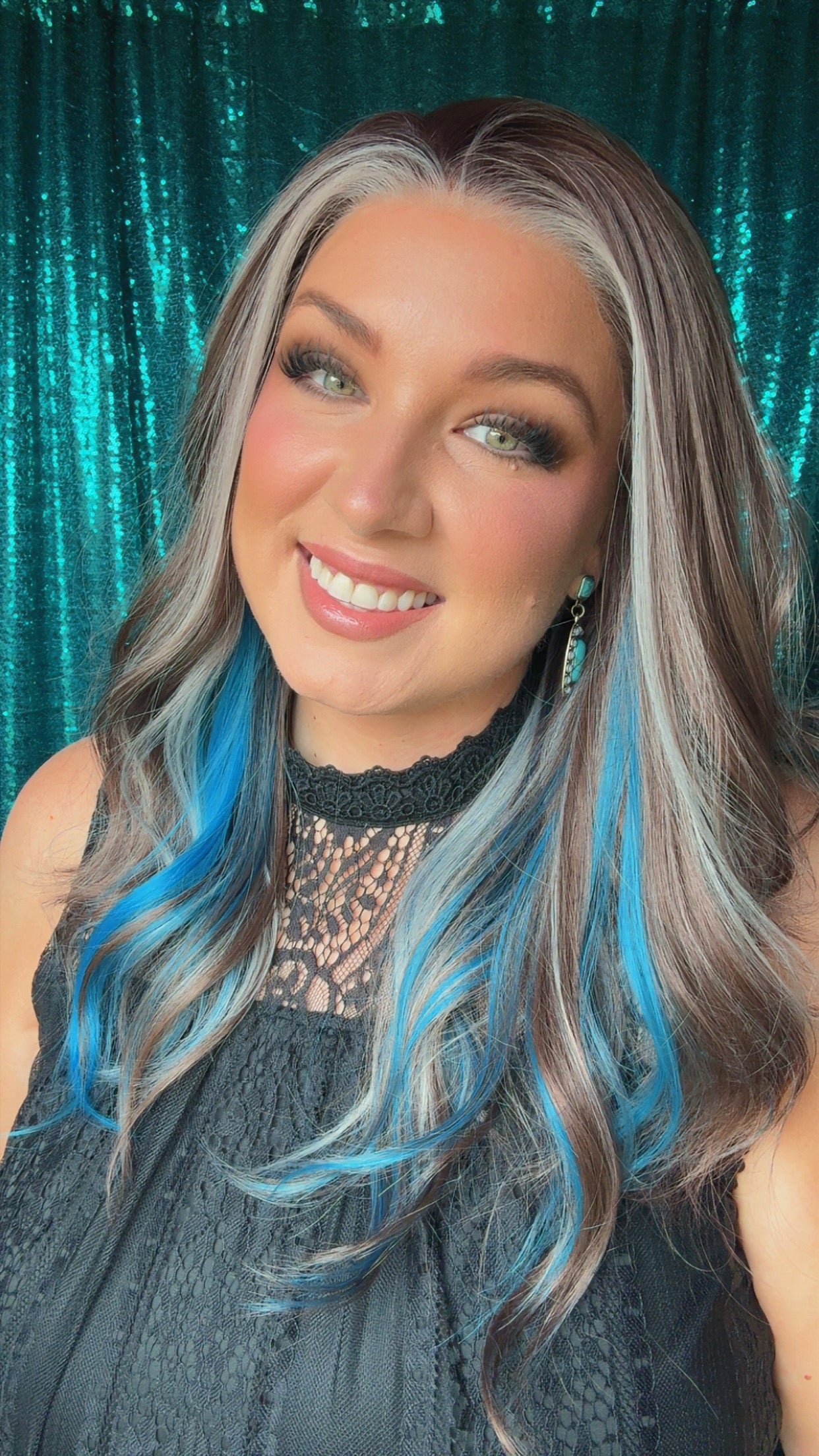 SAVAGE BLUEBONNET BREEZE MEDIUM 13x4 LACE FRONT Synthetic Wig