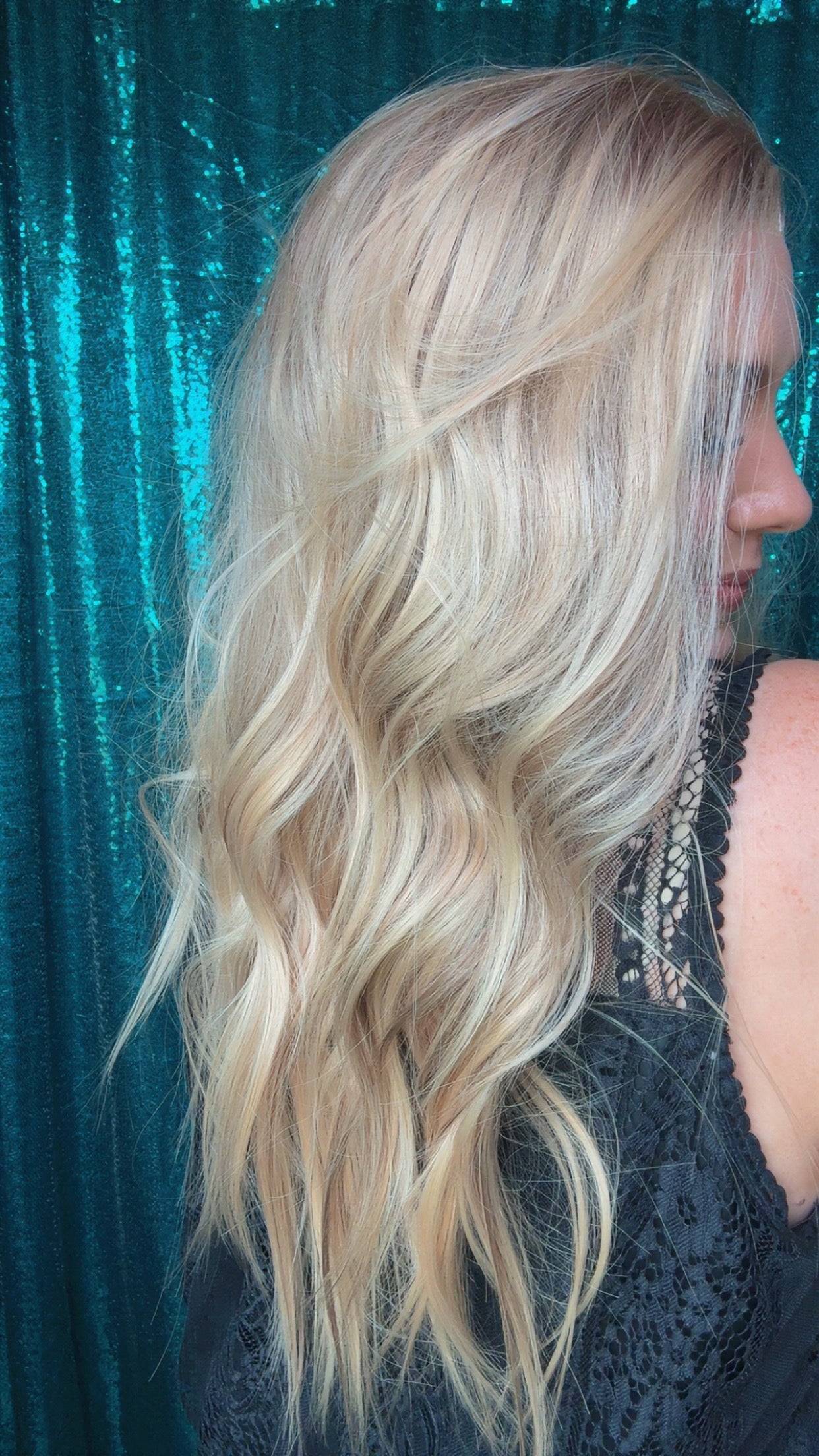 HARPER SUNDANCE HONEY | Medium | 26” | Free Part | Lace Front Synthetic Wig