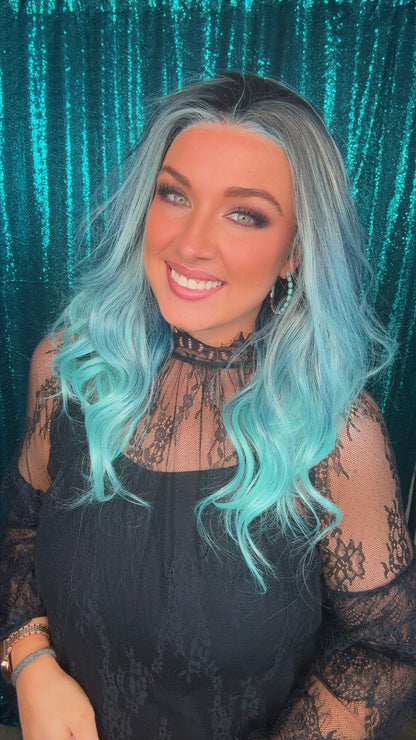 Marina Ocean Mist | 13 x 4 lace front | Free Part | 21 inches | 130 % density | Standard