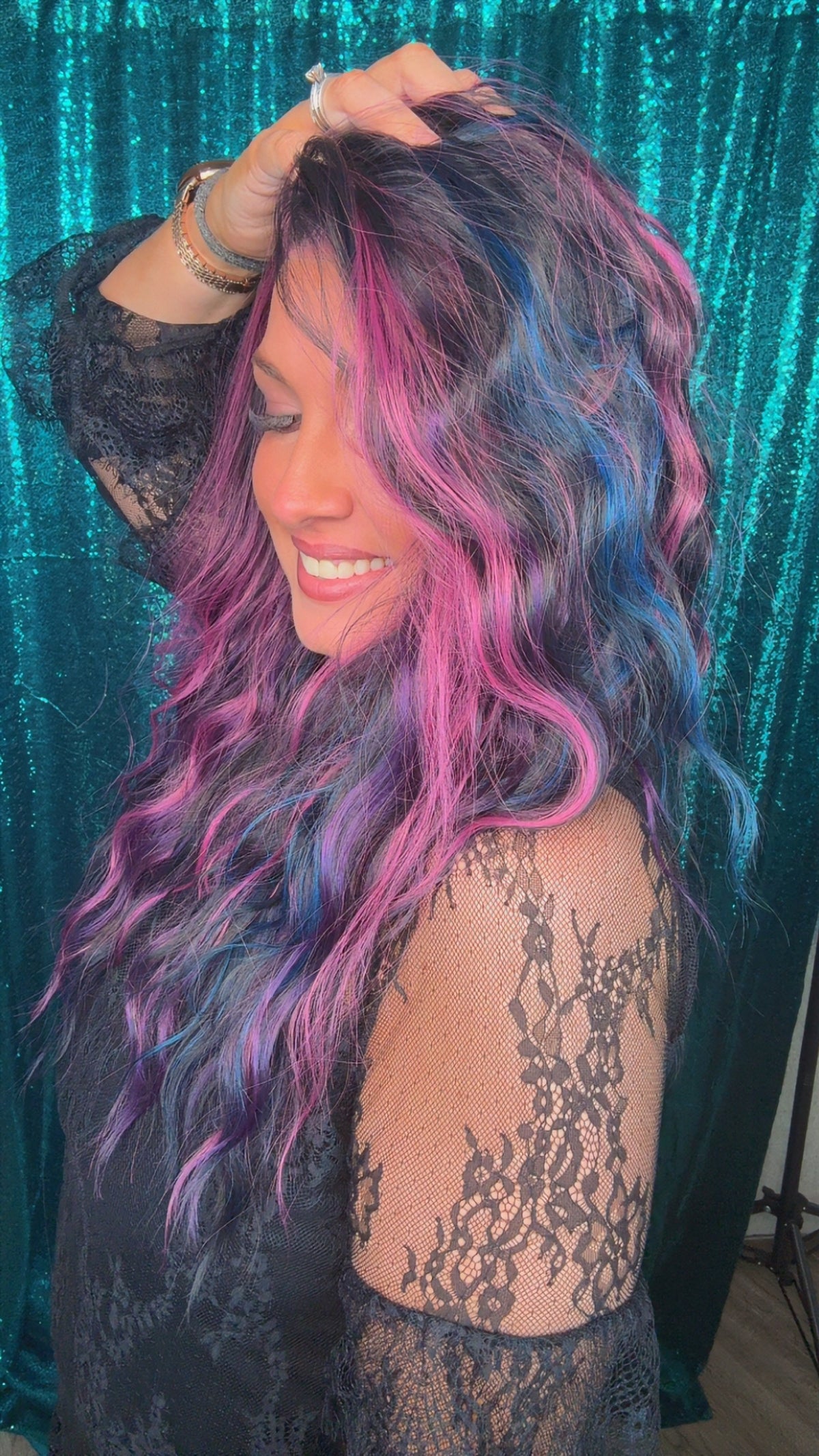 McKinley Electric Pop | 13x4 Free Part | Lace Front | 130% Density | Synthetic Wig | 28 Inches | Large