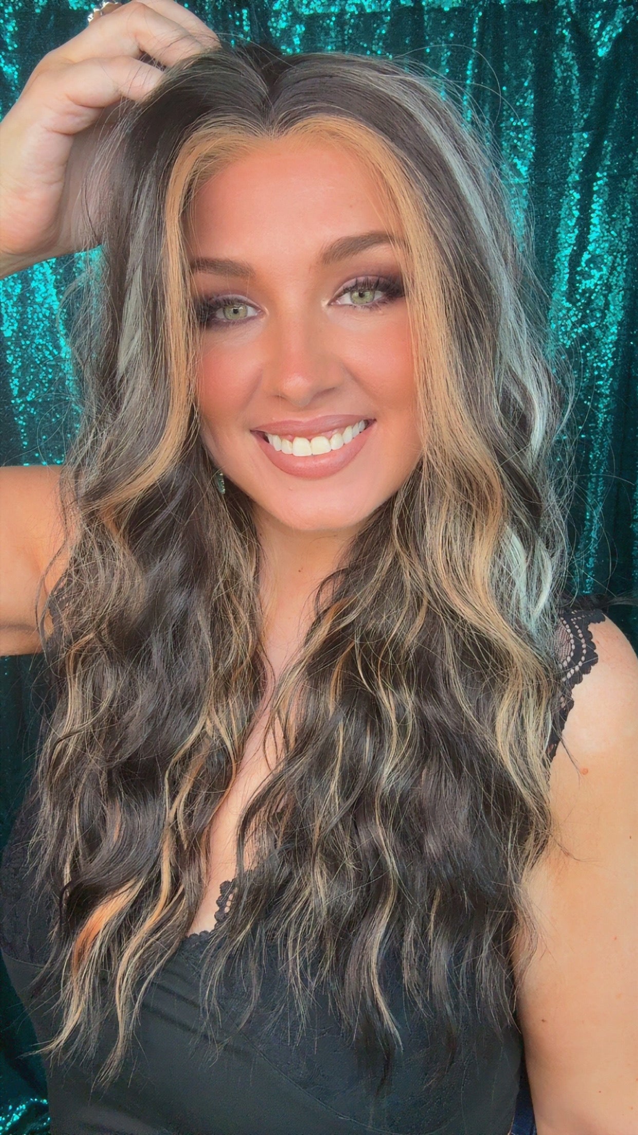 Maddie Moonlit Canyon | Lace Front | 13x4 Lace Front | Free Part | 26 in | 130 % density | Petite