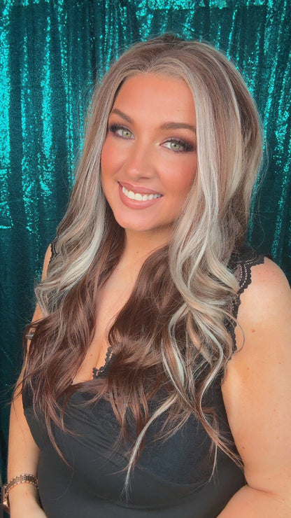 Piper Platinum Praline | 13x4 Lace Front | Free Part | Length: 26 inches | Density: 130%
Petite