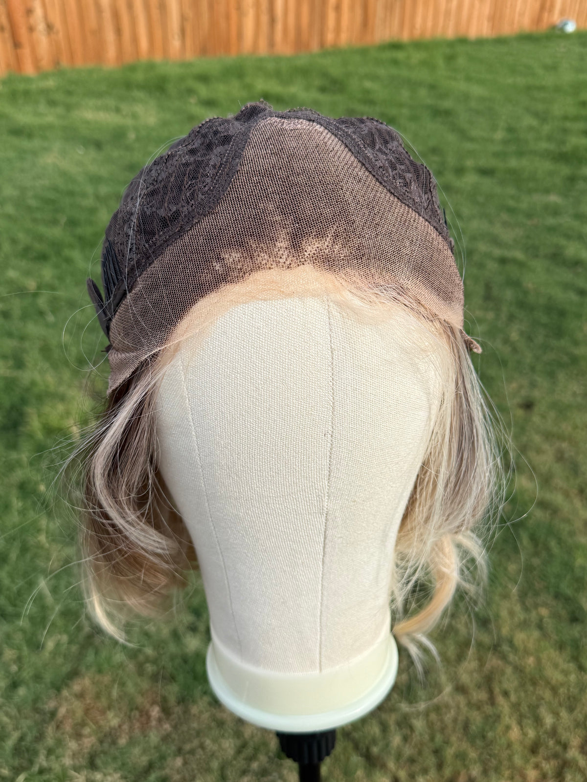 Oakley Biscotti Blonde | 13×4 Lace Front | 17 Inches | 130% Density |Standard